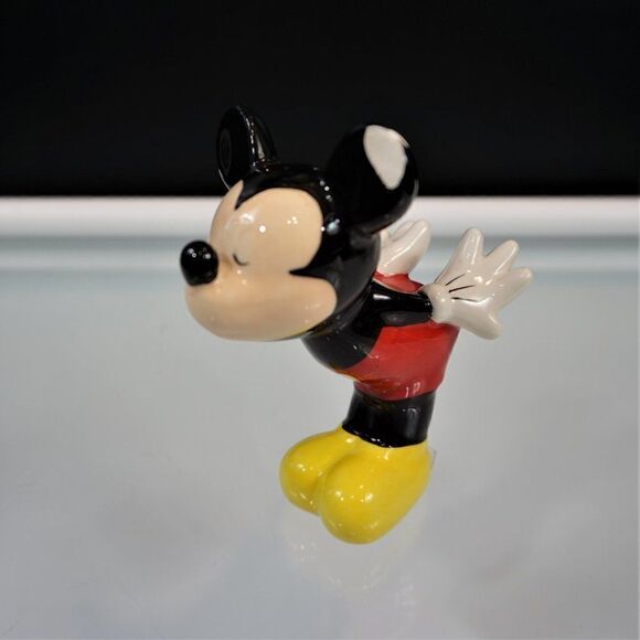 Broken Disney Salt Pepper Shakers For Mosaic Crafts Assemblage Creative Projects - Picture 2 of 6